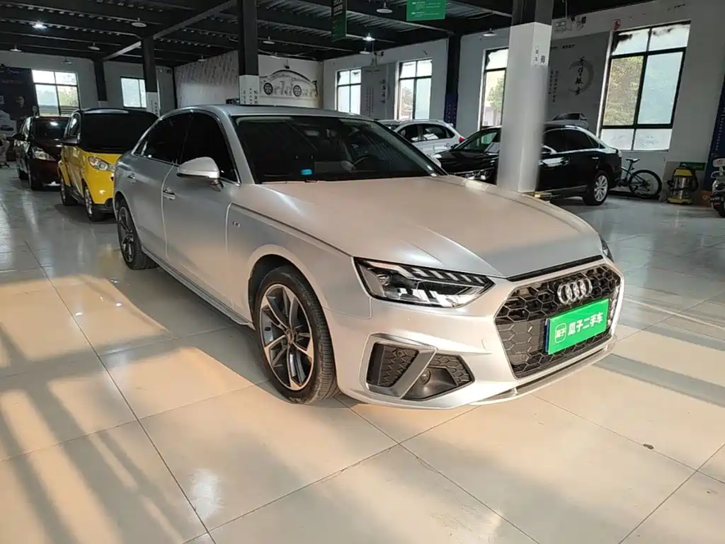 Audi A4 2025