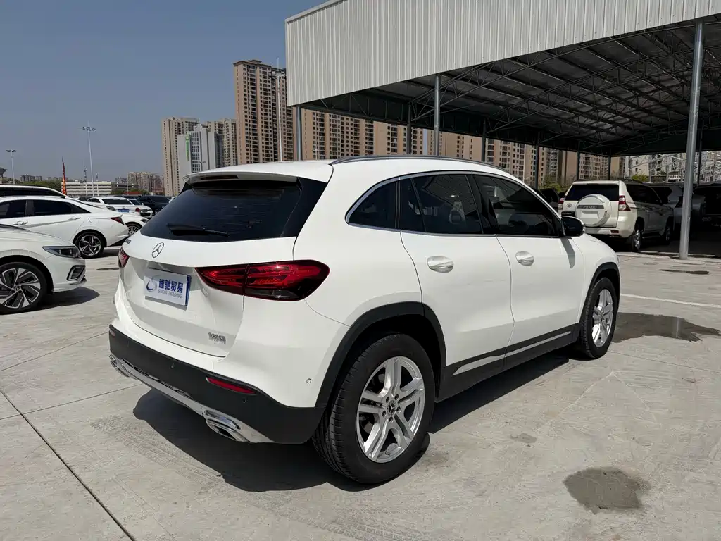 Mercedes-Benz GLA 2021