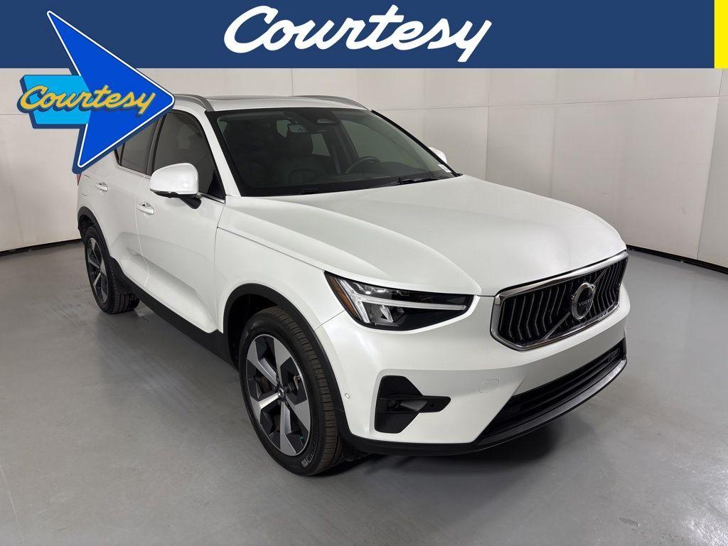 Volvo XC40 2025