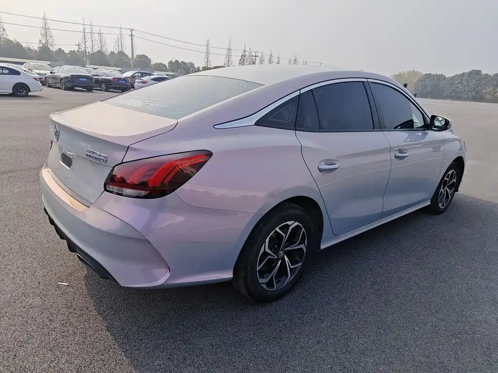 MG MG5 2021