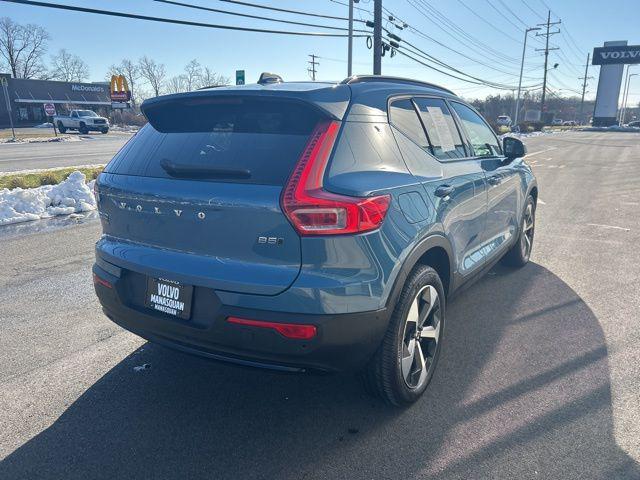 Volvo XC40 2025