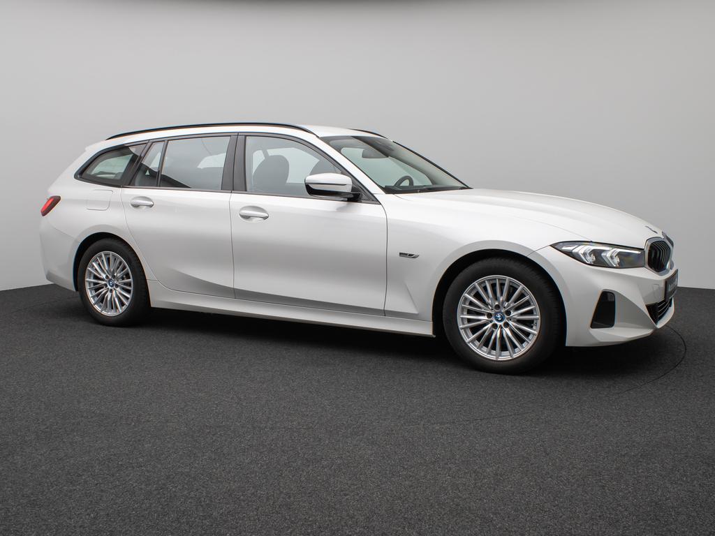 BMW 320 2022