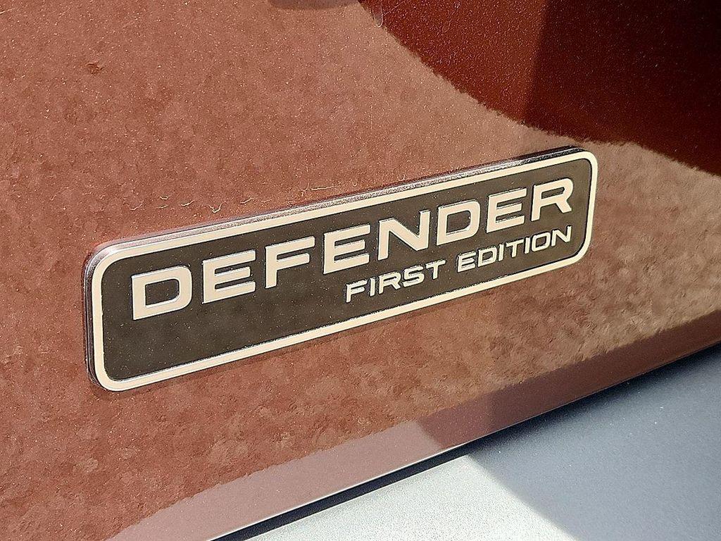 Land Rover Defender 2023