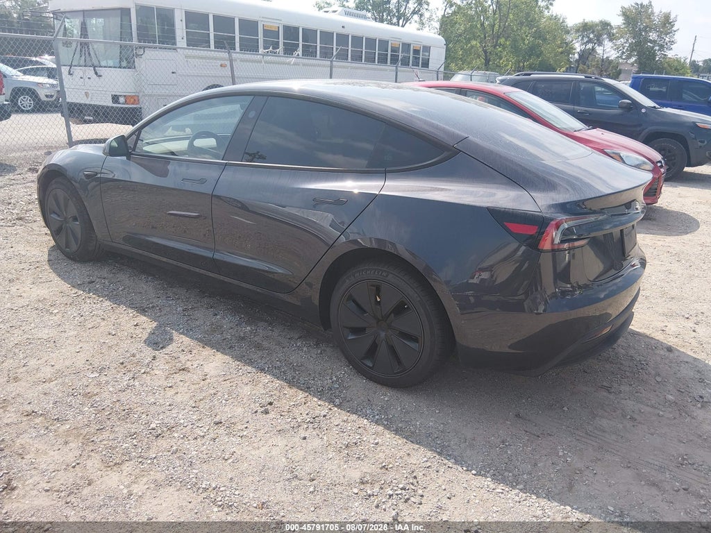 Tesla Model 3 2025