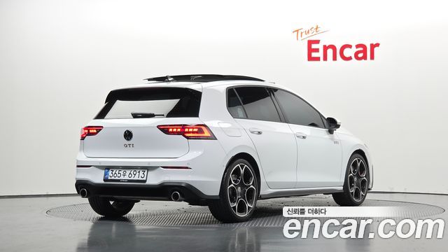 Volkswagen Golf 2025