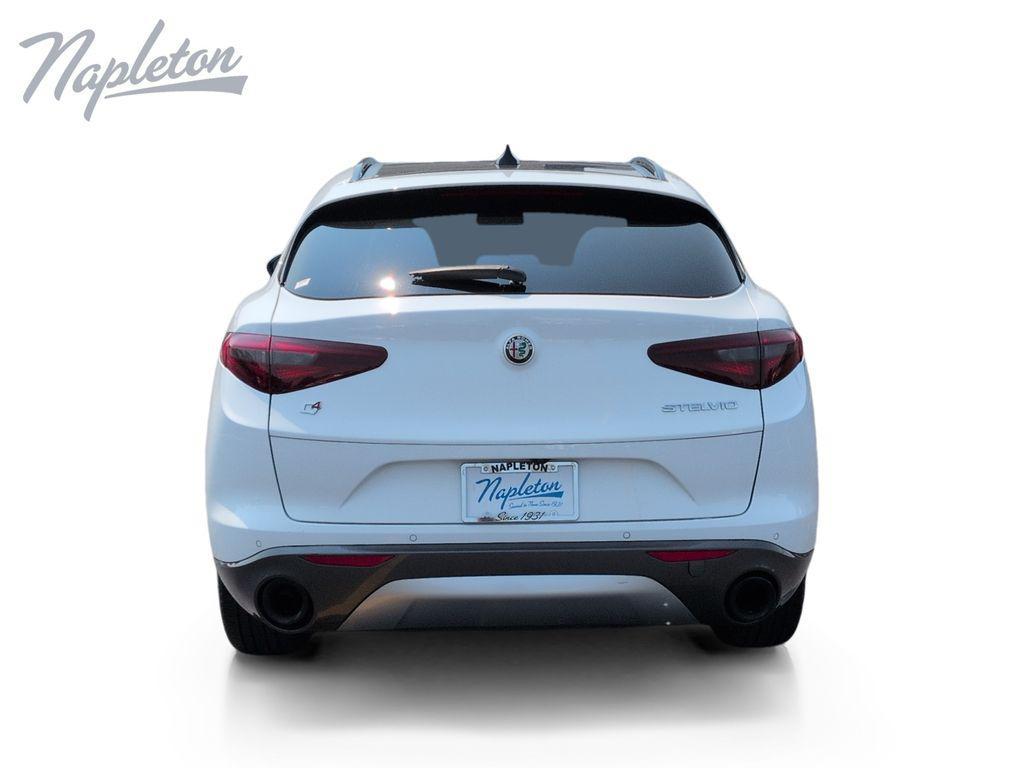 Alfa Romeo Stelvio 2023