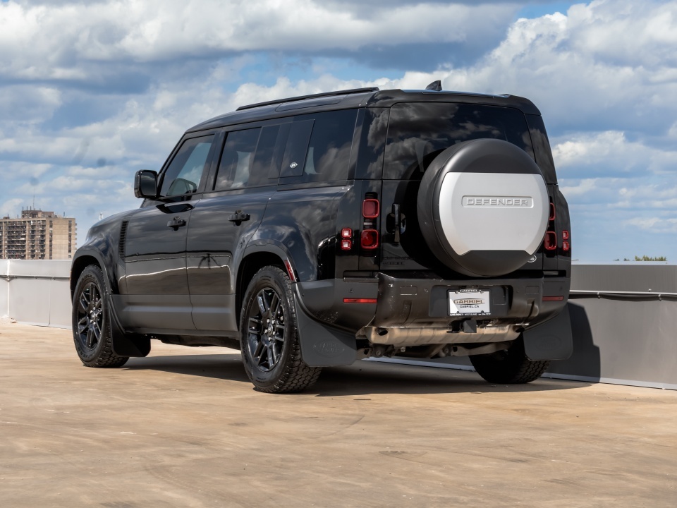 Land Rover Defender 2023