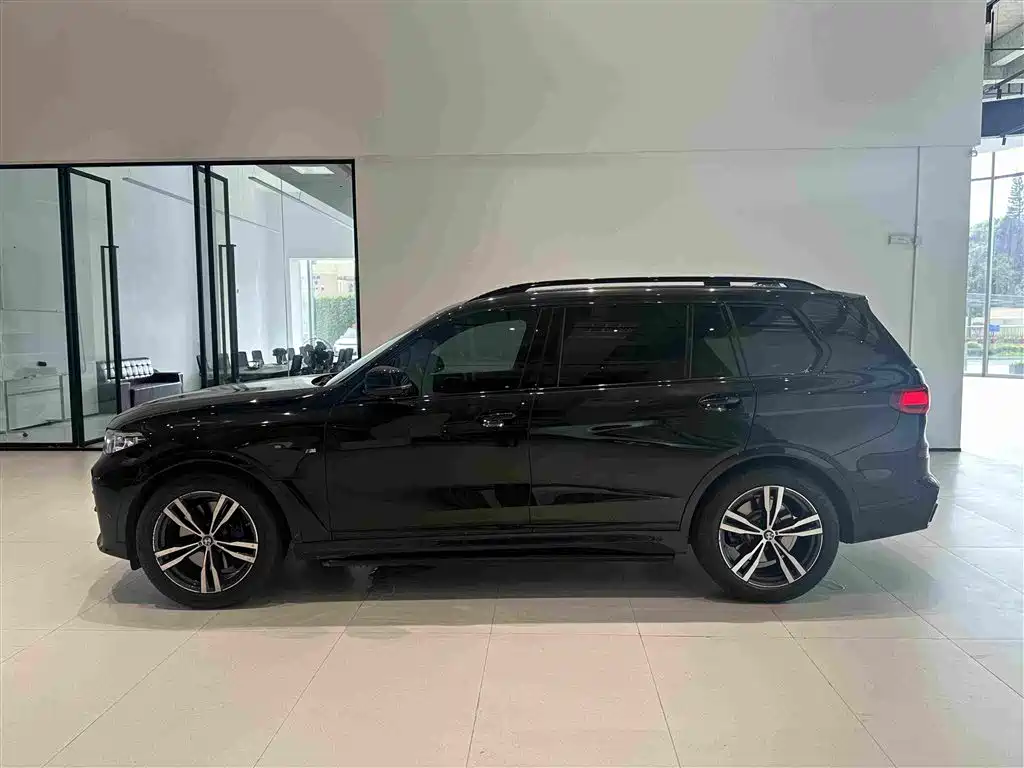 BMW X7 2021