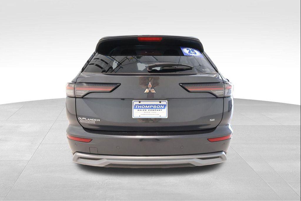 Mitsubishi Outlander 2025