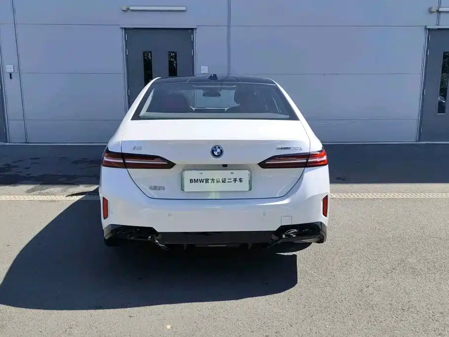 BMW i5 2026