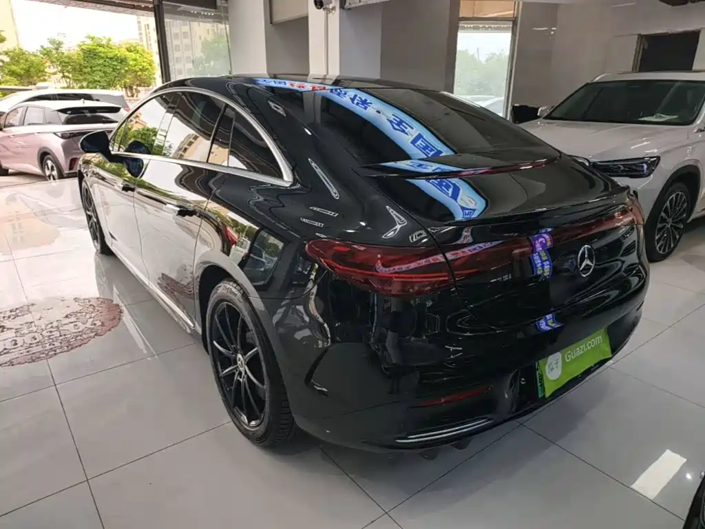 Mercedes-Benz EQE 2024