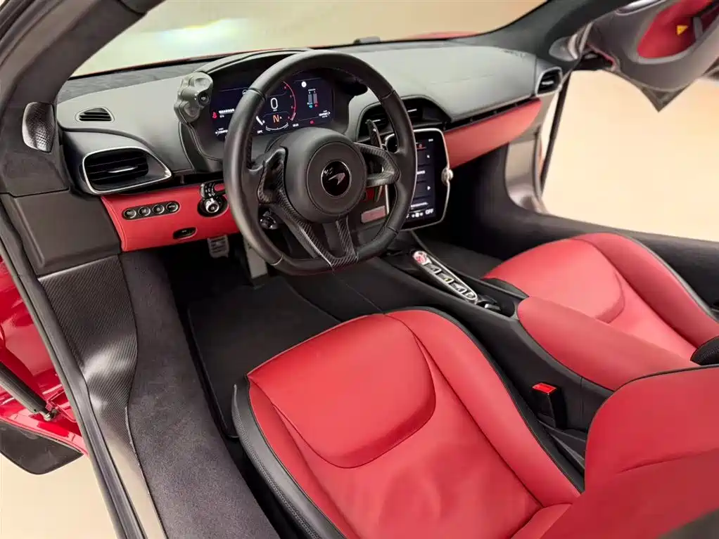McLaren Artura 2023