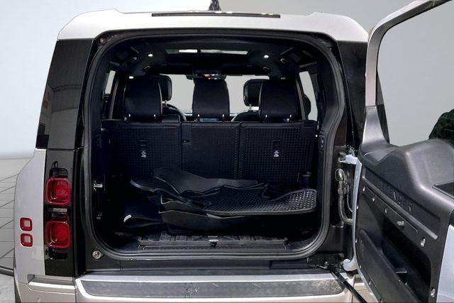 Land Rover Defender 2022