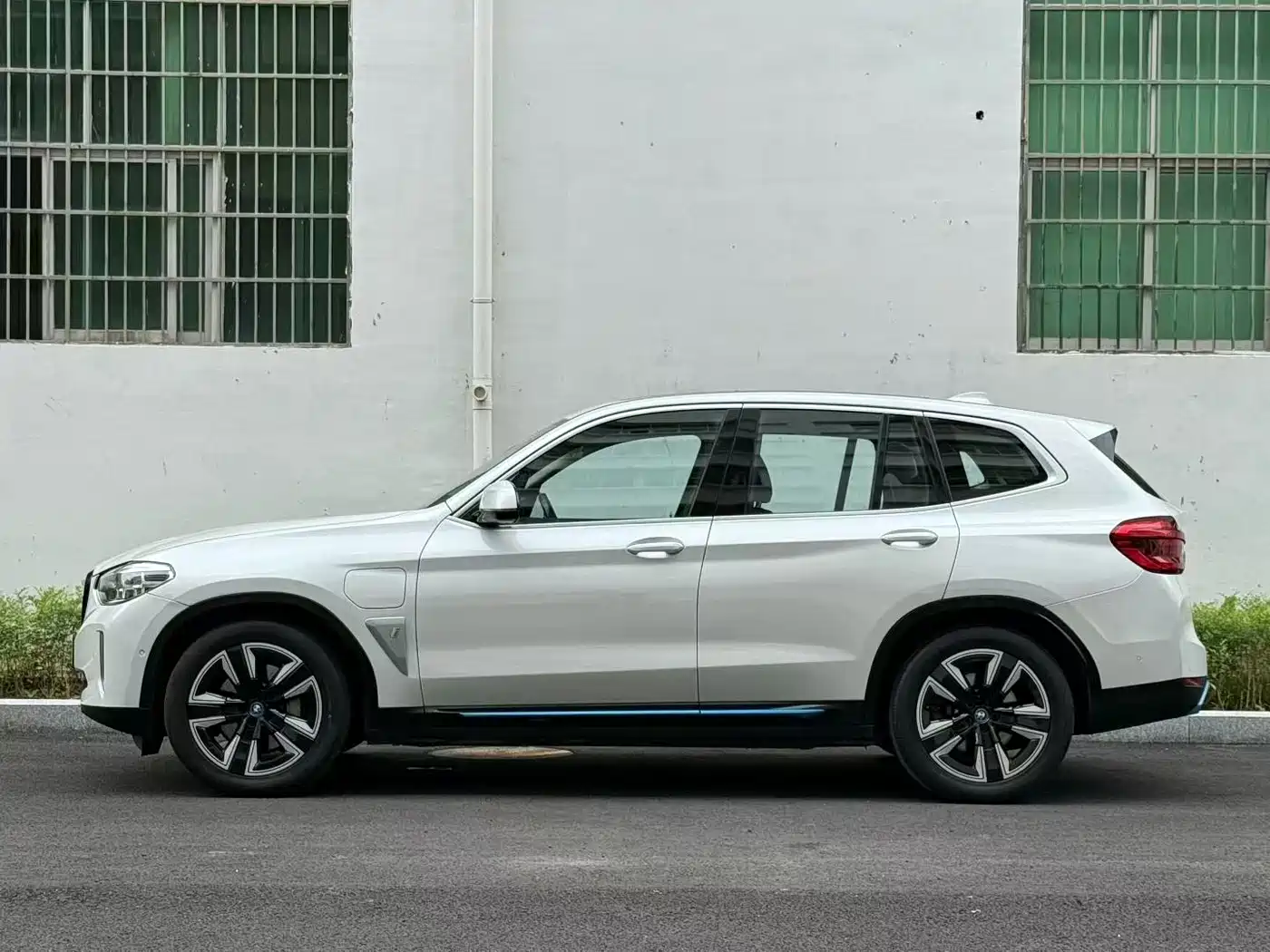 BMW iX3 2021