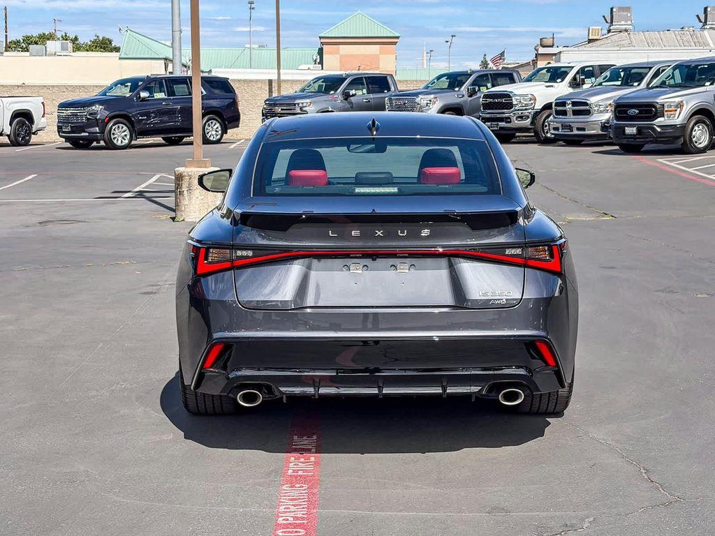Lexus IS 2026