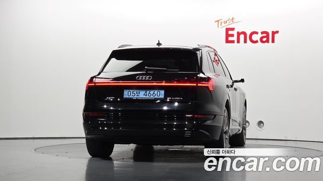 Audi e-tron 2021