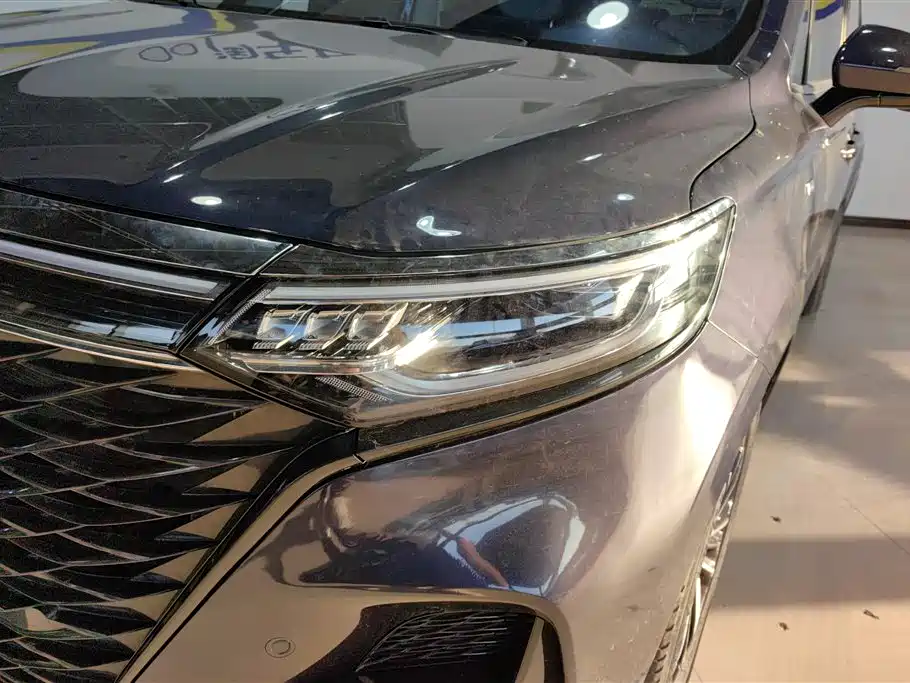 Roewe iMAX8 2021