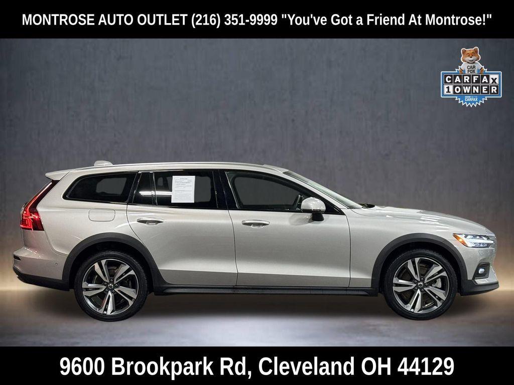 Volvo V60 Cross Country 2025