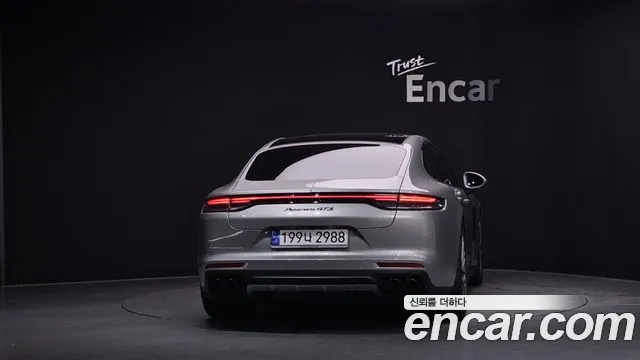 Porsche Panamera 2024