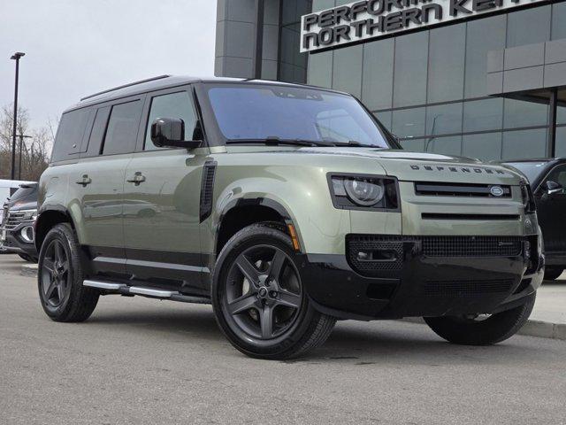 Land Rover Defender 2023