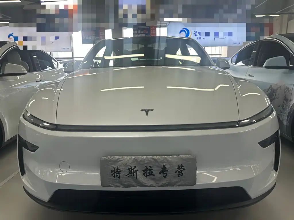 Tesla Model Y 2025