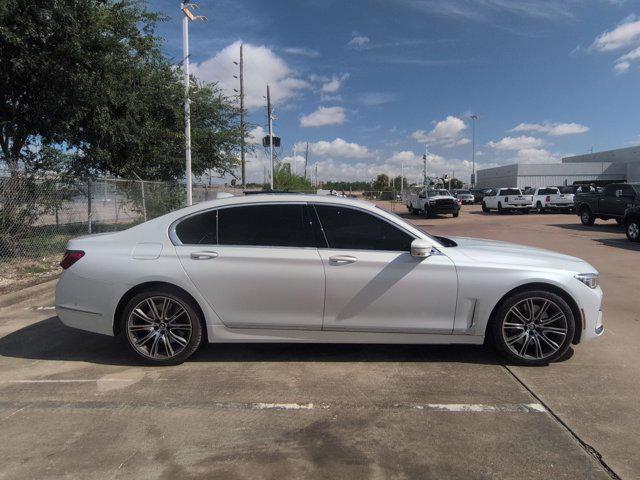 BMW 750 2022