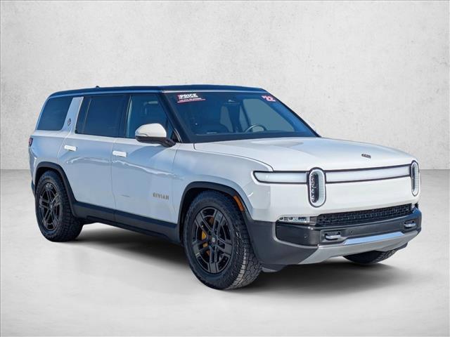 Rivian R1S 2022