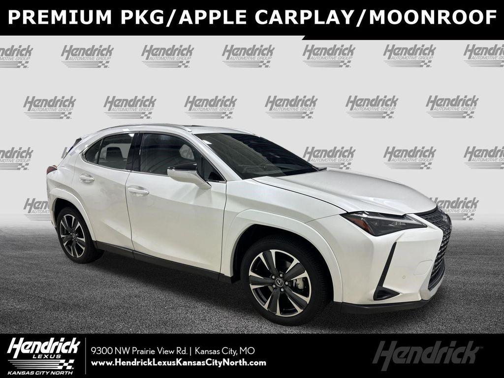 Lexus UX 2025