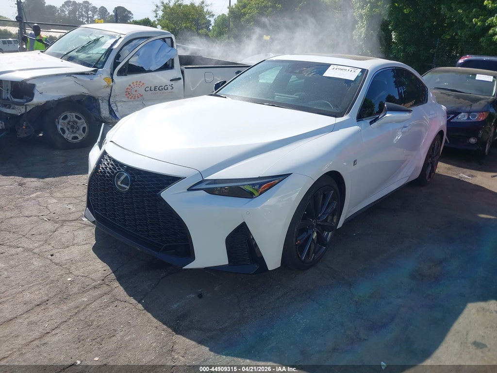 Lexus IS 2024