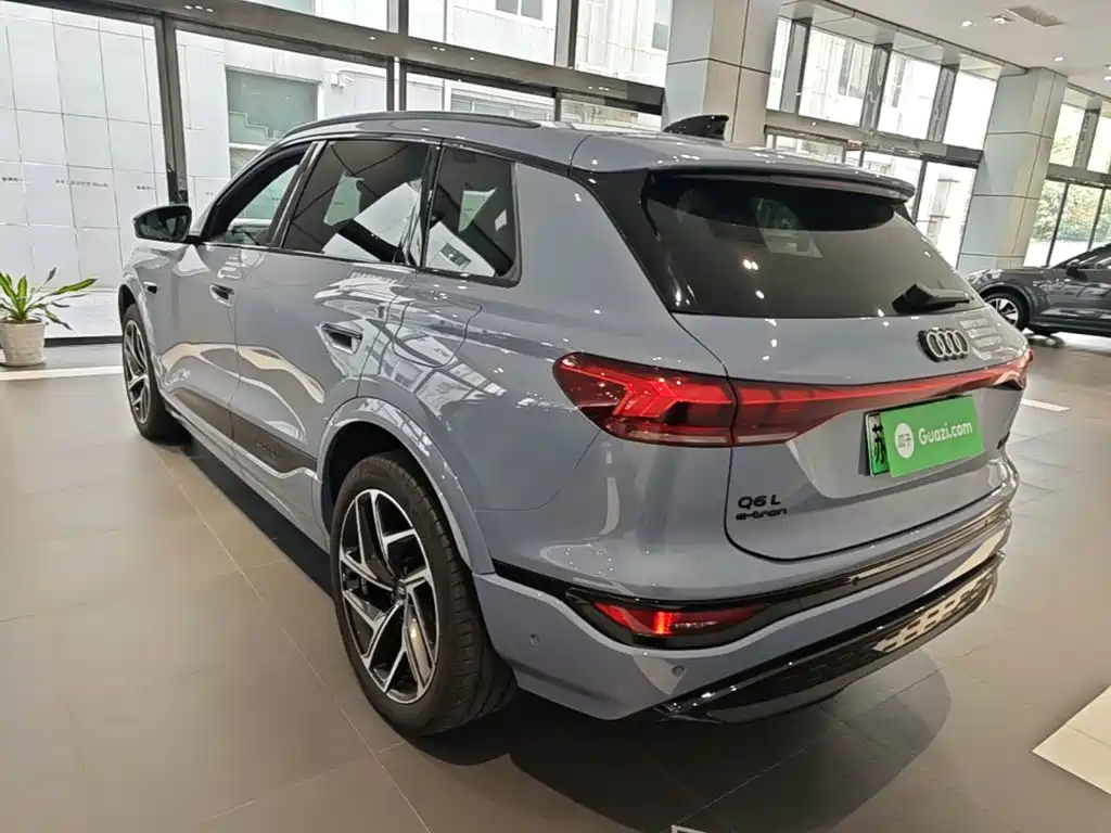 Audi e-tron 2025