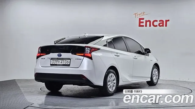 Toyota Prius 2021