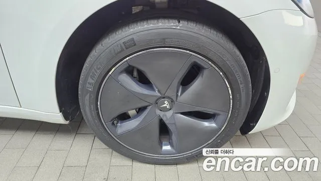 Tesla Model 3 2020