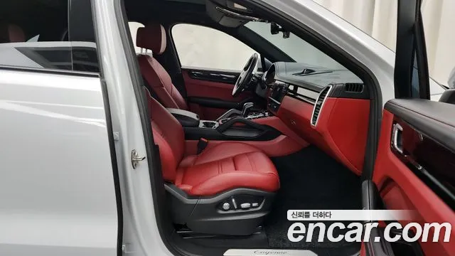 Porsche Cayenne 2021