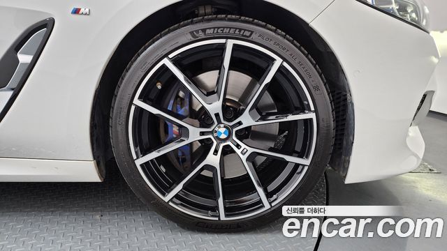 BMW 8 серии 2022