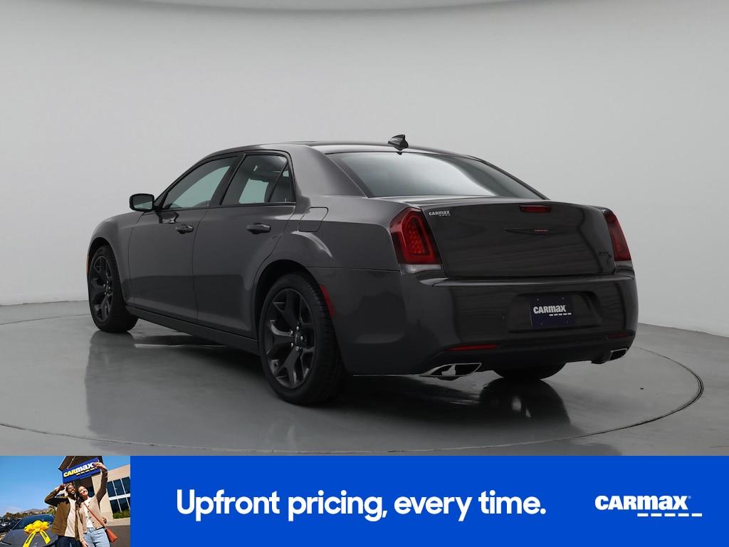 Chrysler 300 2023