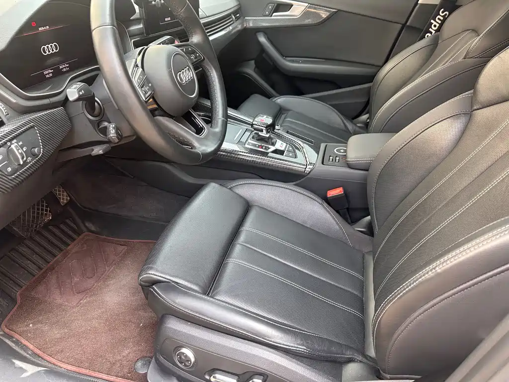 Audi A4 2023