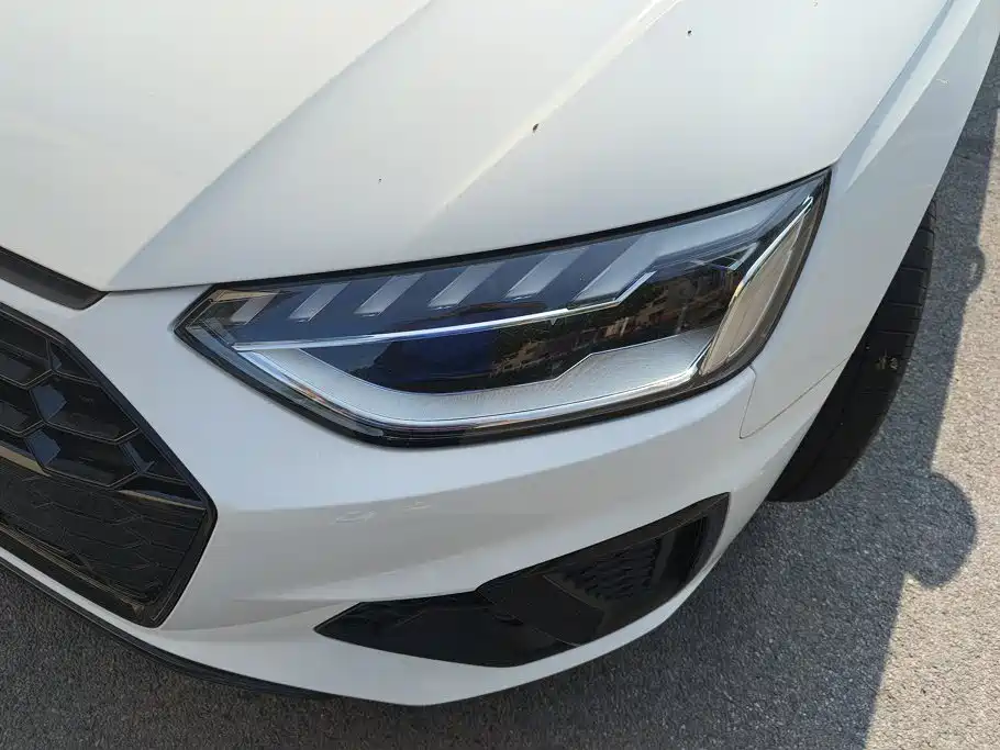 Audi A4 2025