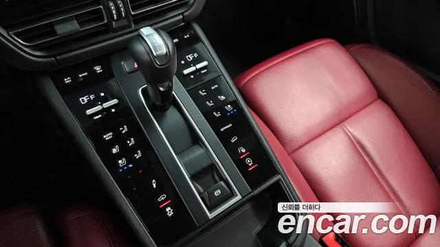 Porsche Macan 2023