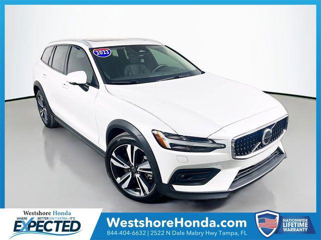 Volvo V60 Cross Country 2023
