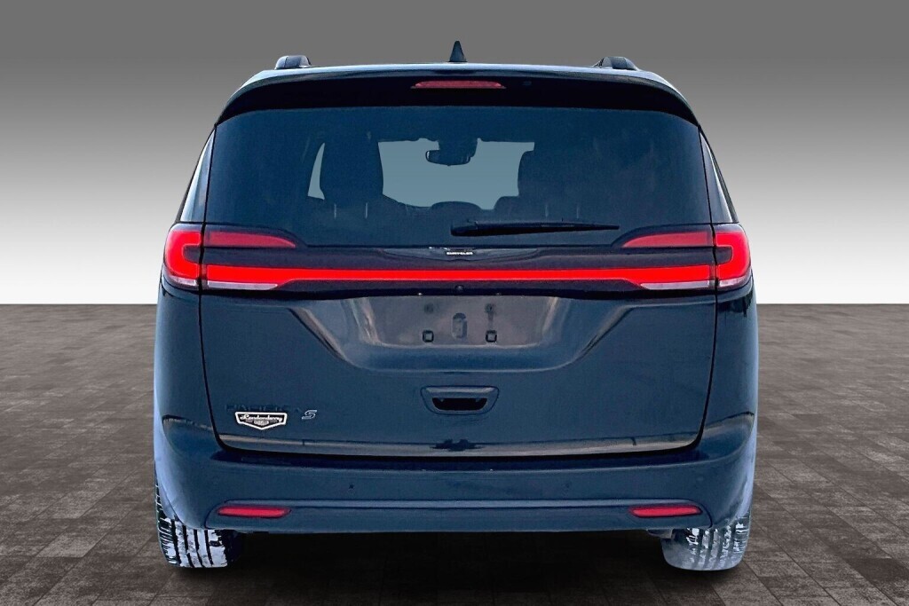 Chrysler Pacifica 2023