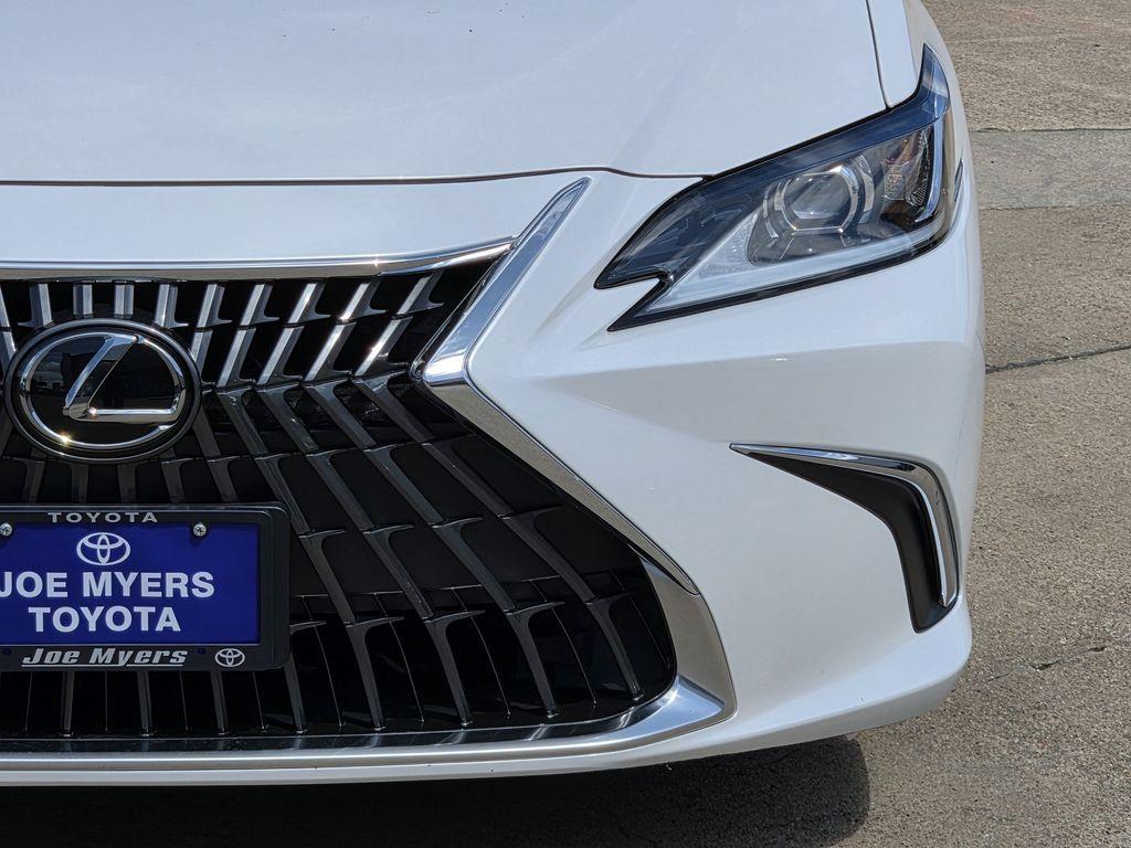 Lexus ES 2024