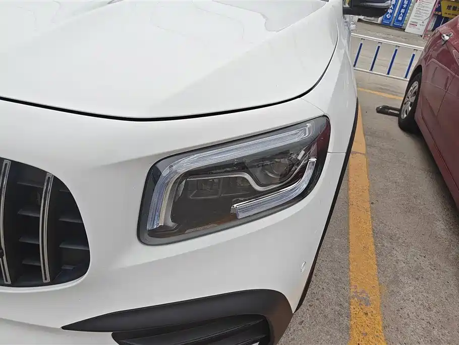 Mercedes-Benz GLB AMG 2021