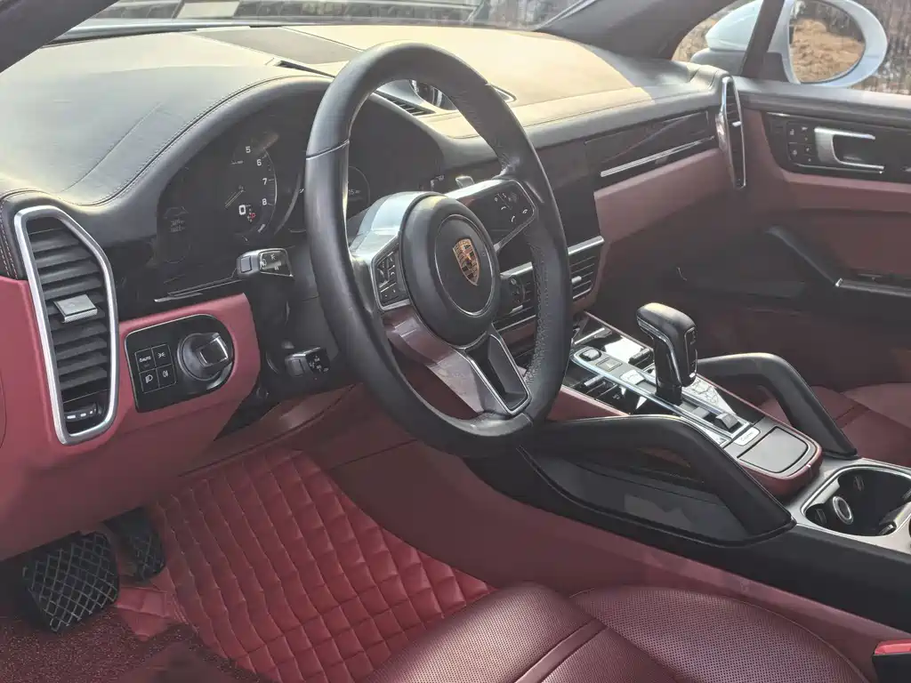 Porsche Cayenne 2021