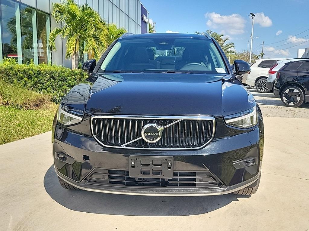 Volvo XC40 2025