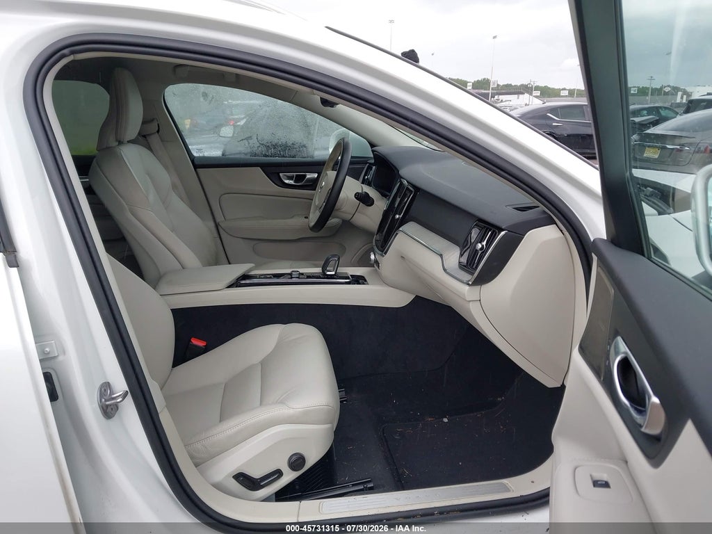 Volvo V60 Cross Country 2024