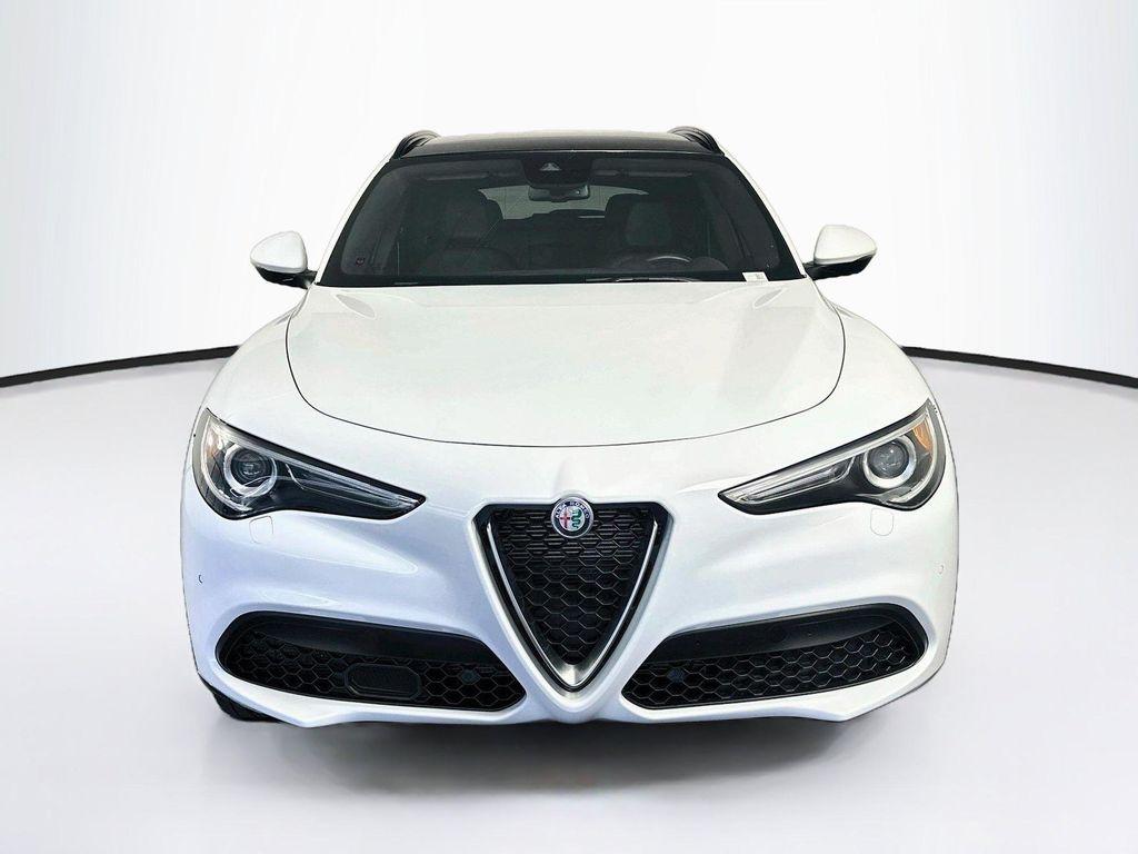 Alfa Romeo Stelvio 2023