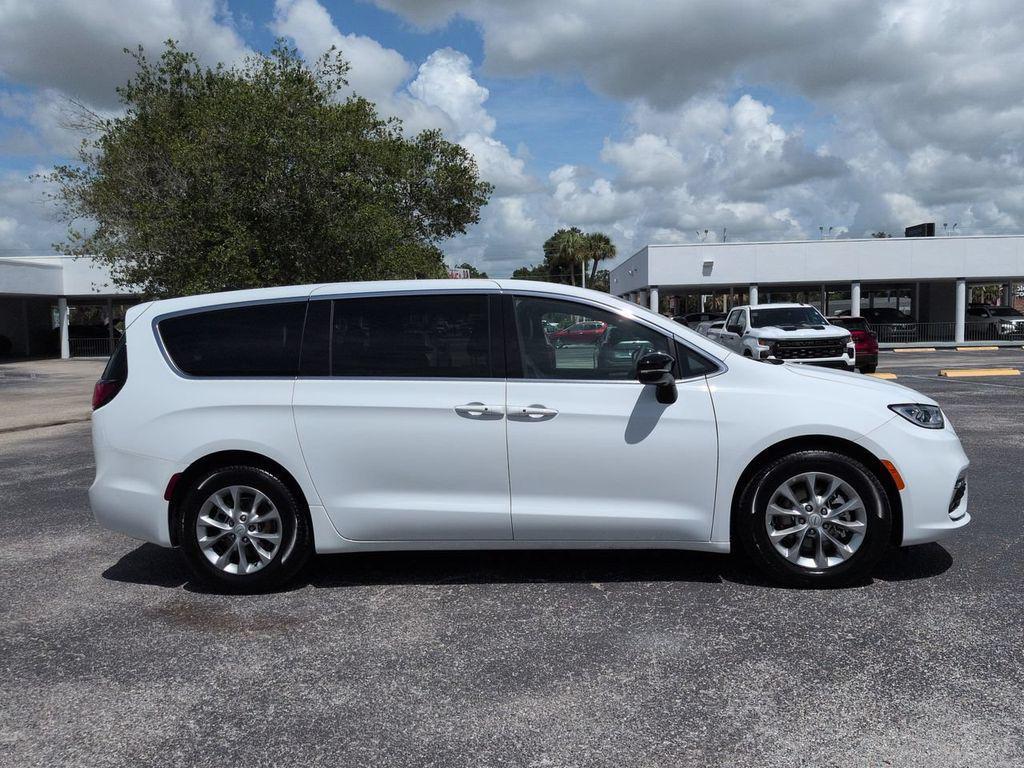 Chrysler Pacifica 2026