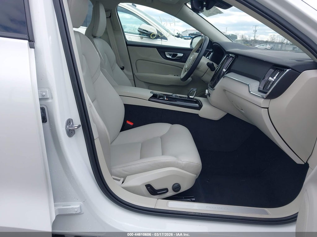 Volvo S60 2024