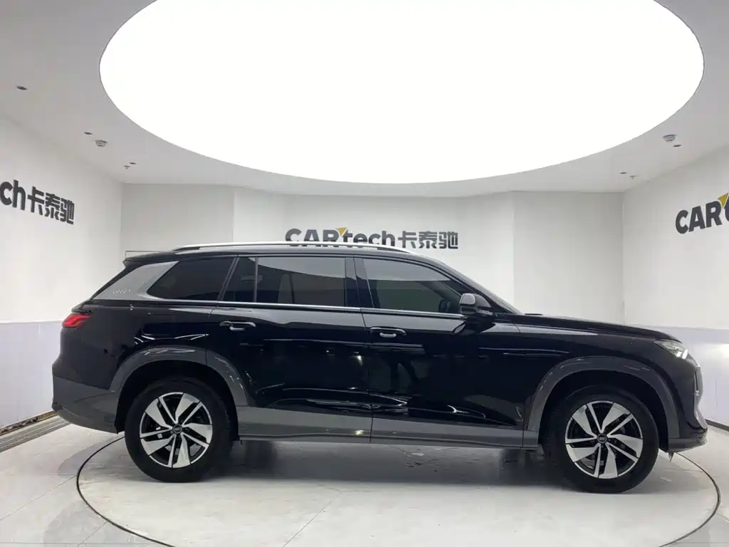Audi Q6 2024