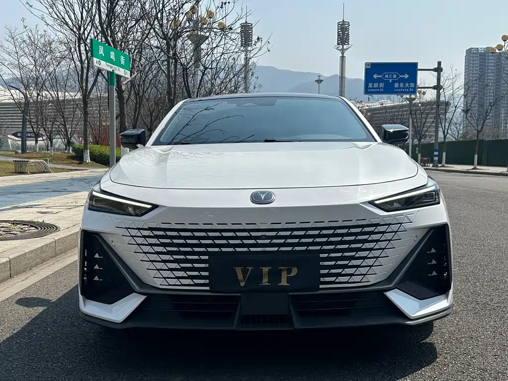 Changan UNI-V 2022